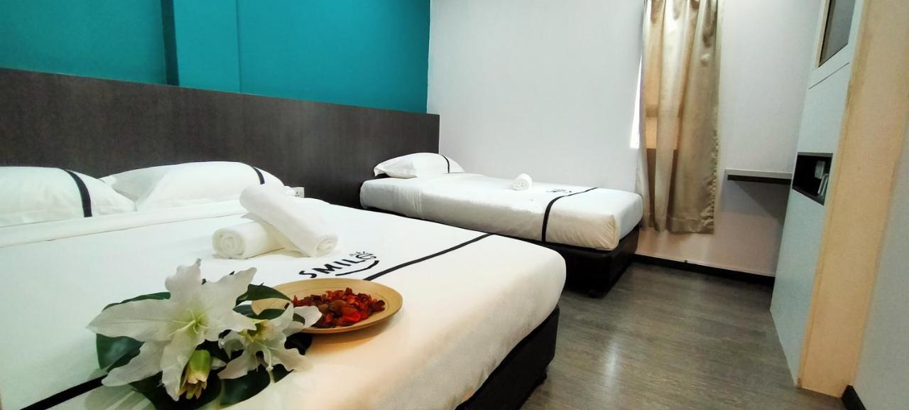 Smile Hotel Petaling Jaya Ss2 外观 照片